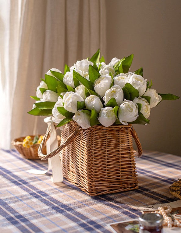 Spring Artificial Floral for Dining Room Table. White Tulip Flowers. Bedroom Flower Arrangement Ideas. Simple Modern Floral Arrangement Ideas for Home Decoration