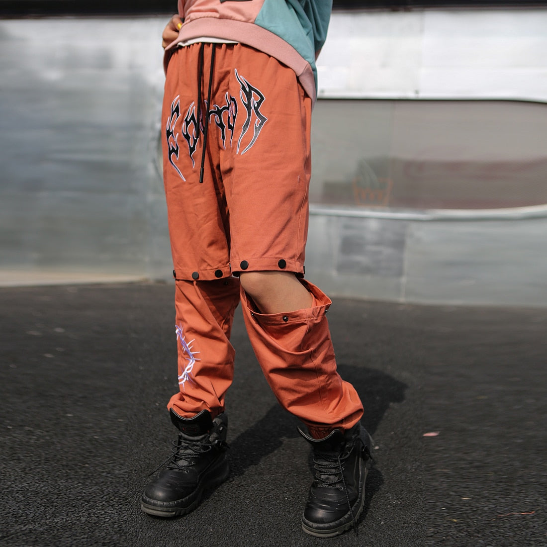 Editor Metal Logo Convertible Pants