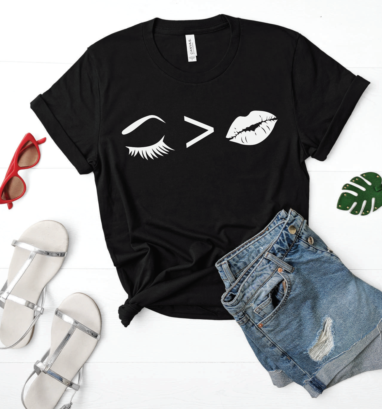 VoMor Eyes over Lips Tee