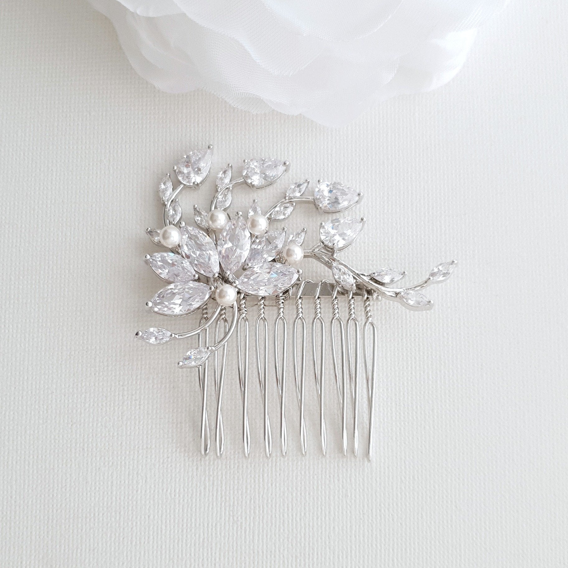 Petite Flower Bridal Hairpiece in Gold- Kika