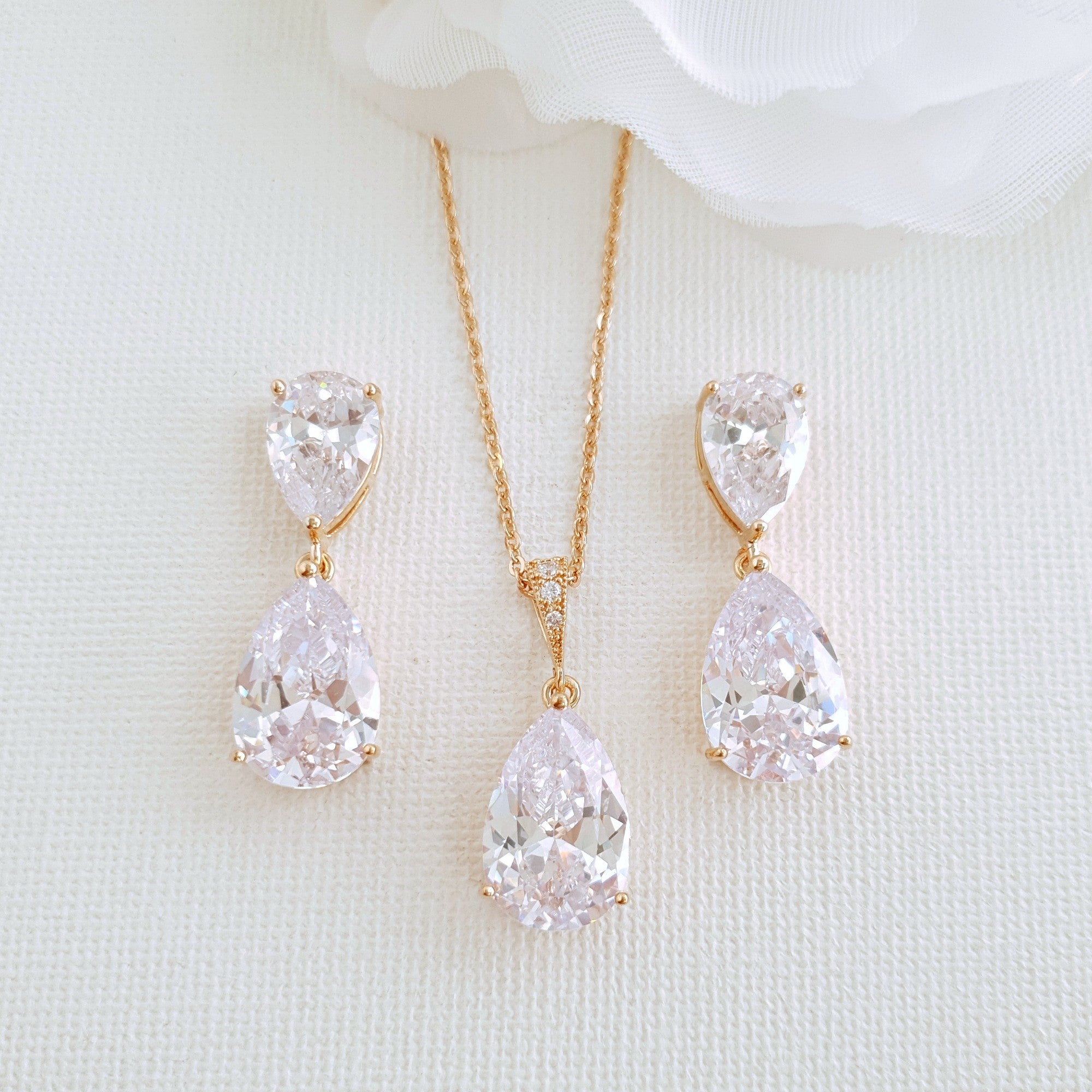 Jewelry Set for Brides and Bridesmaids in Yellow Gold-Clara