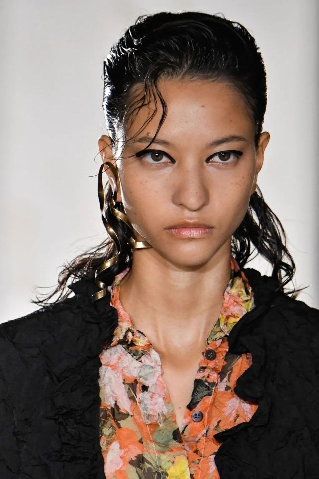 Dries Van Noten Makeup at the 2023 Spring and Summer Show