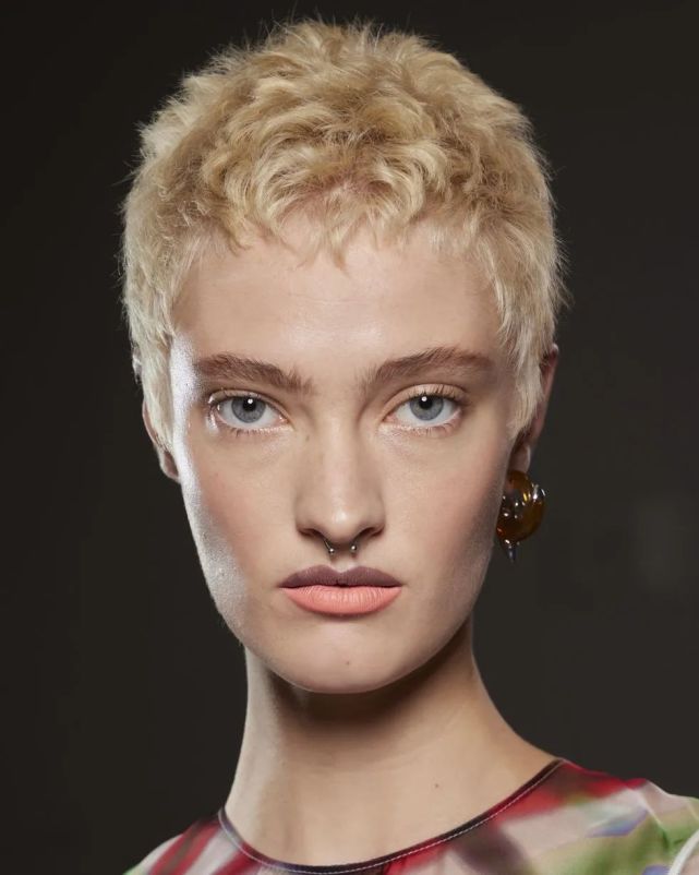 Dsquared2 Makeup at the 2023 Spring and Summer Show