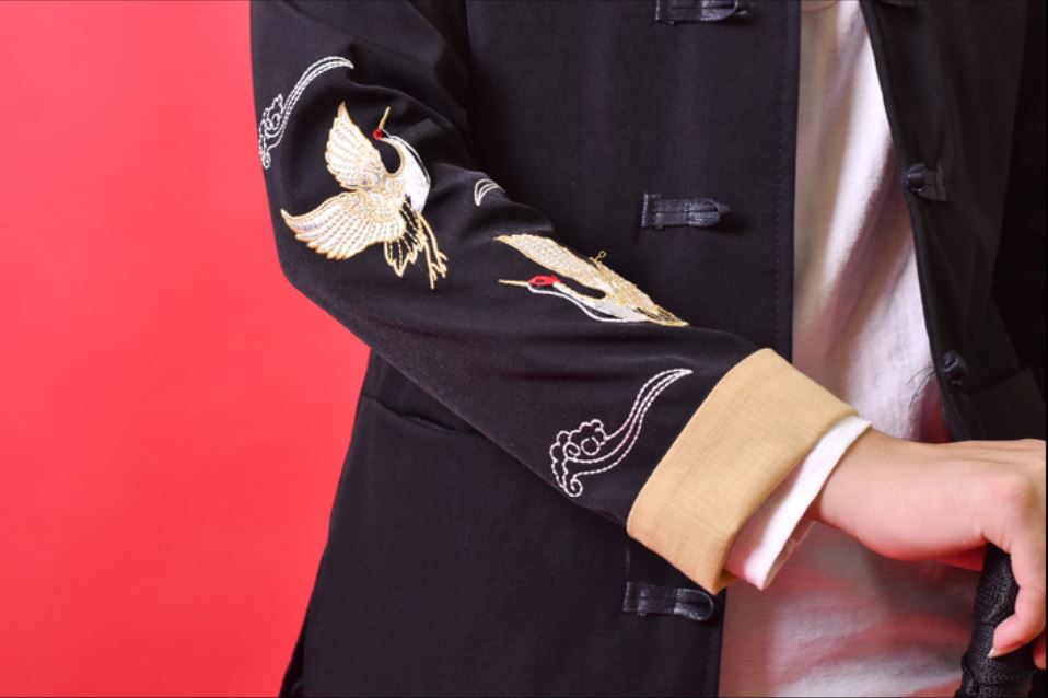 Cuff Detail of Crane Embroidery on the Sleeve Chinese Tangzhuang Jackets with Buckle and Stand-Up Collar