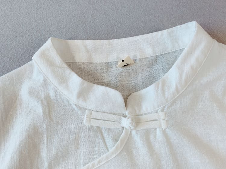 Collar of the qipao blouse with short sleeves