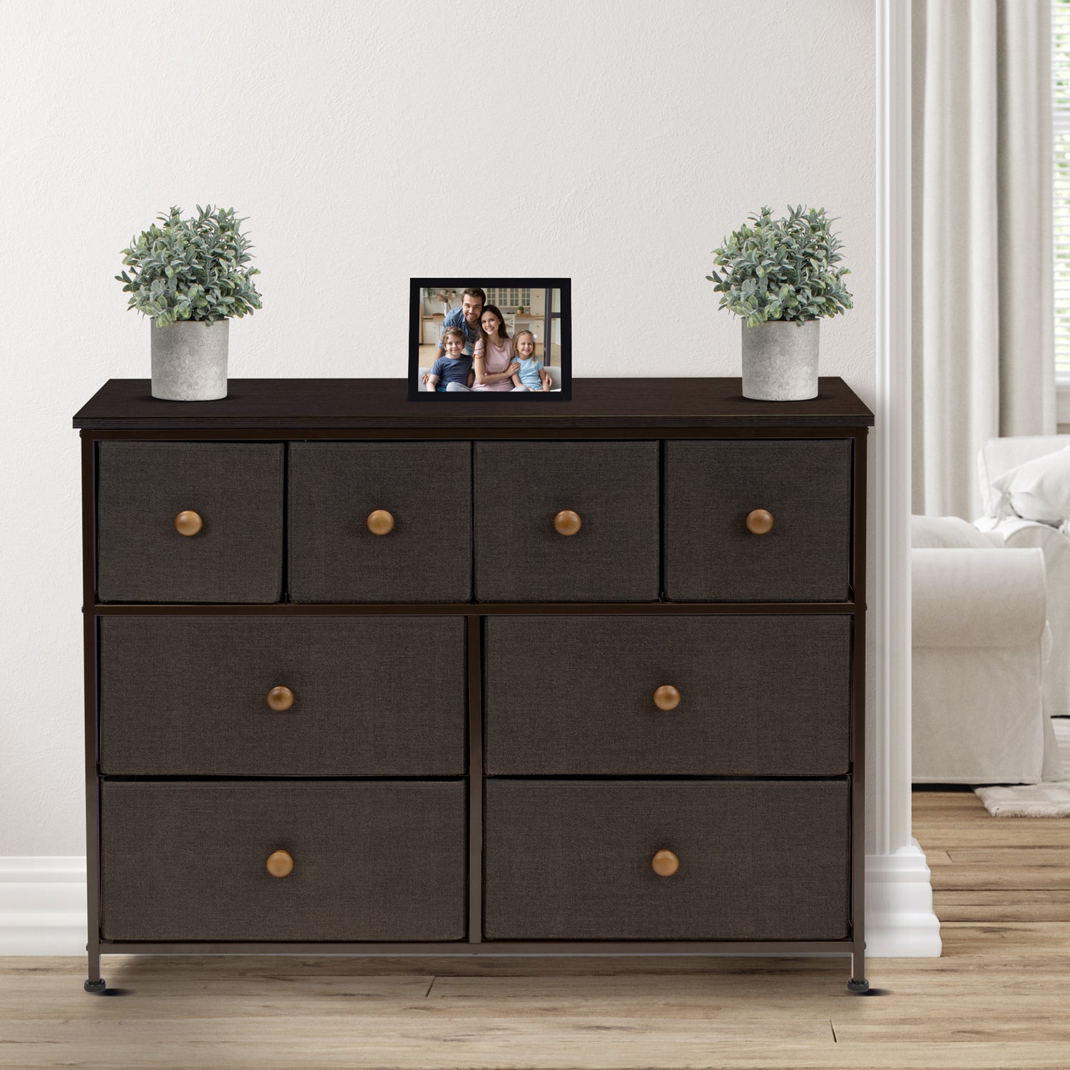 8-Drawer Chest Dresser w/knob Handles