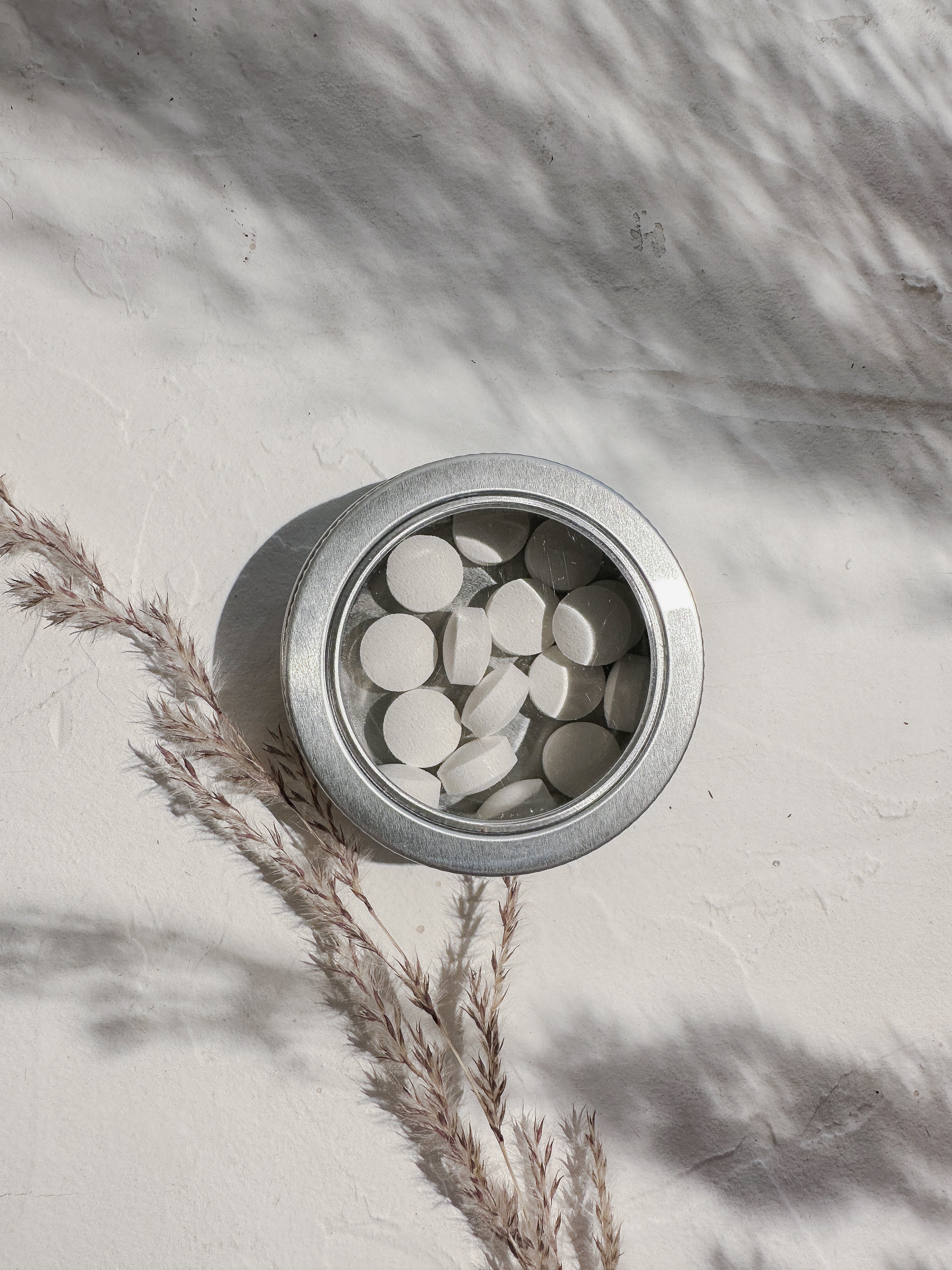 Round Tin Case with Window