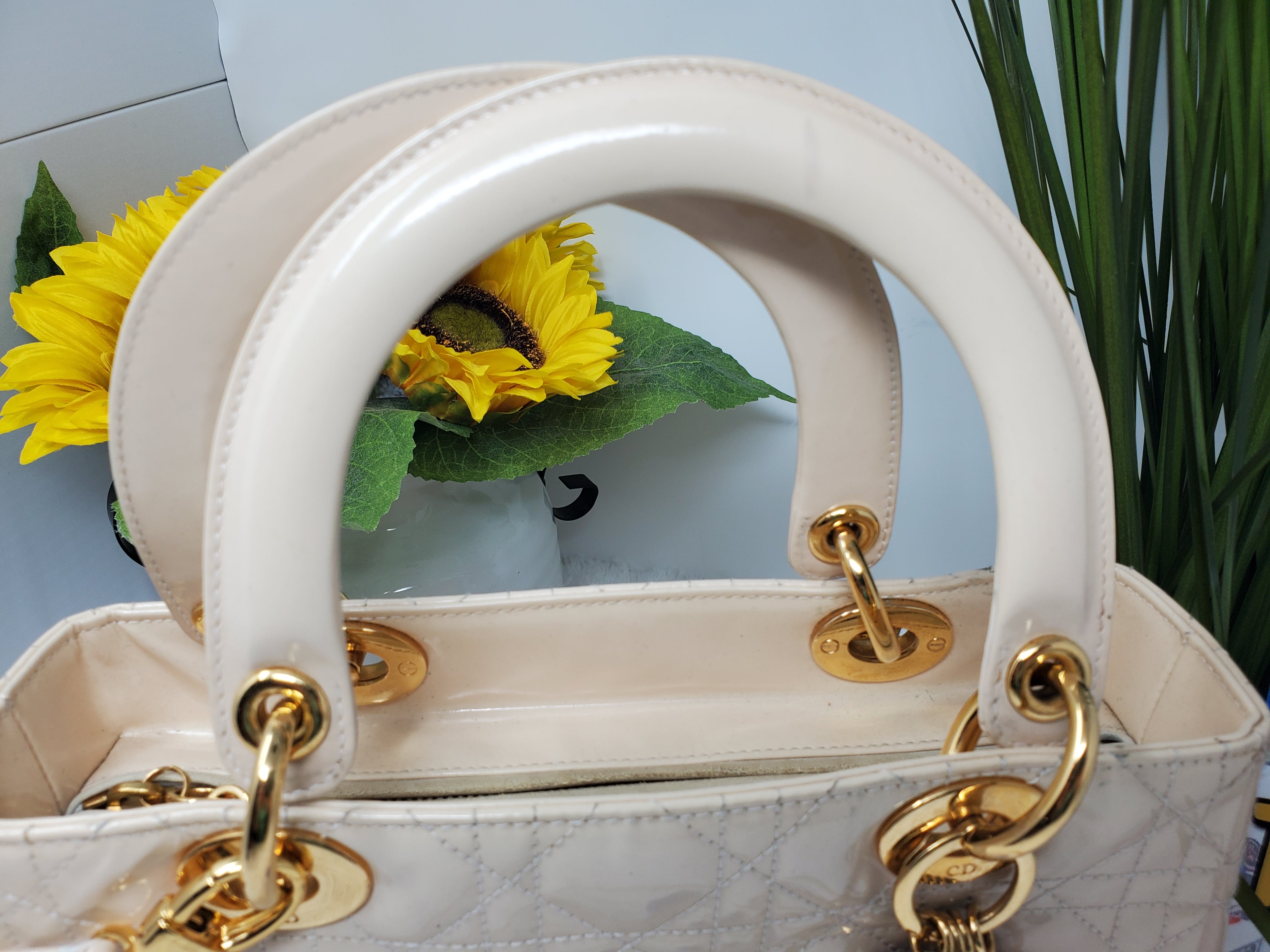 LADY DIOR MEDIUM CANNAGE IVORY PATENT HANDBAG