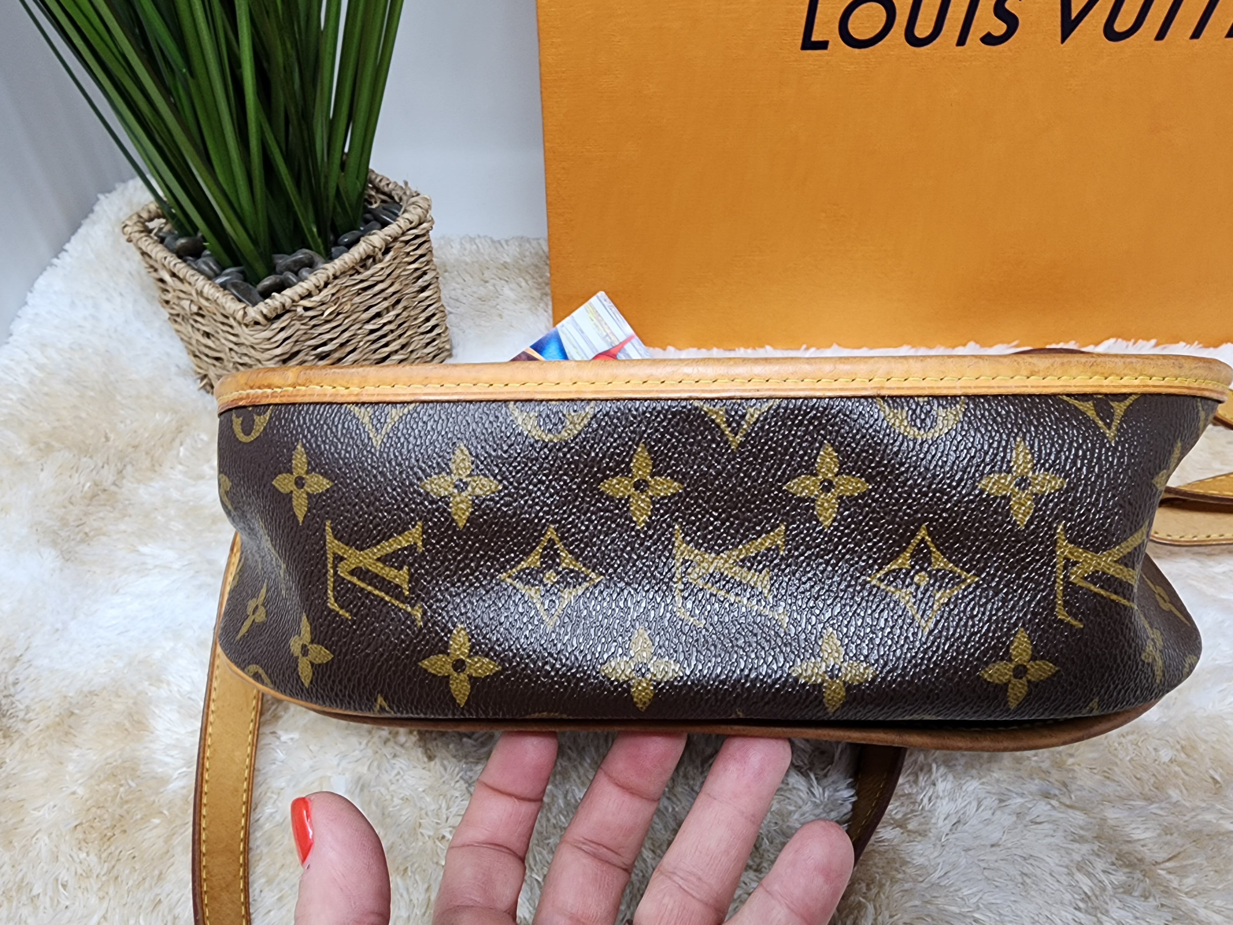 LOUIS VUITTON MENILMONTANT PM