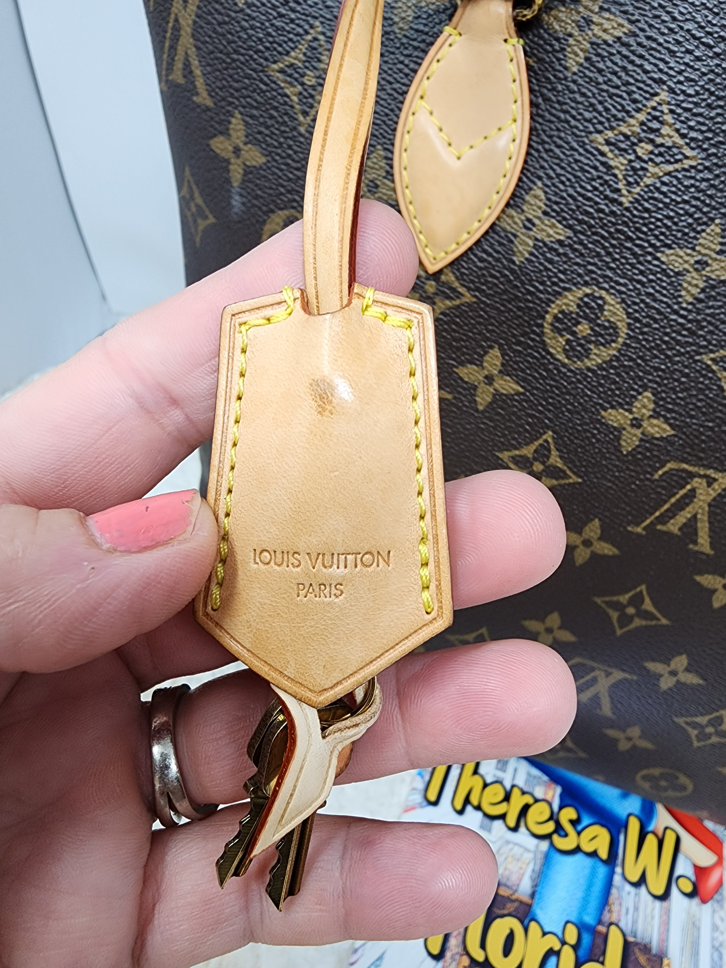 LOUIS VUITTON LOCKIT CHAIN HANDBAG