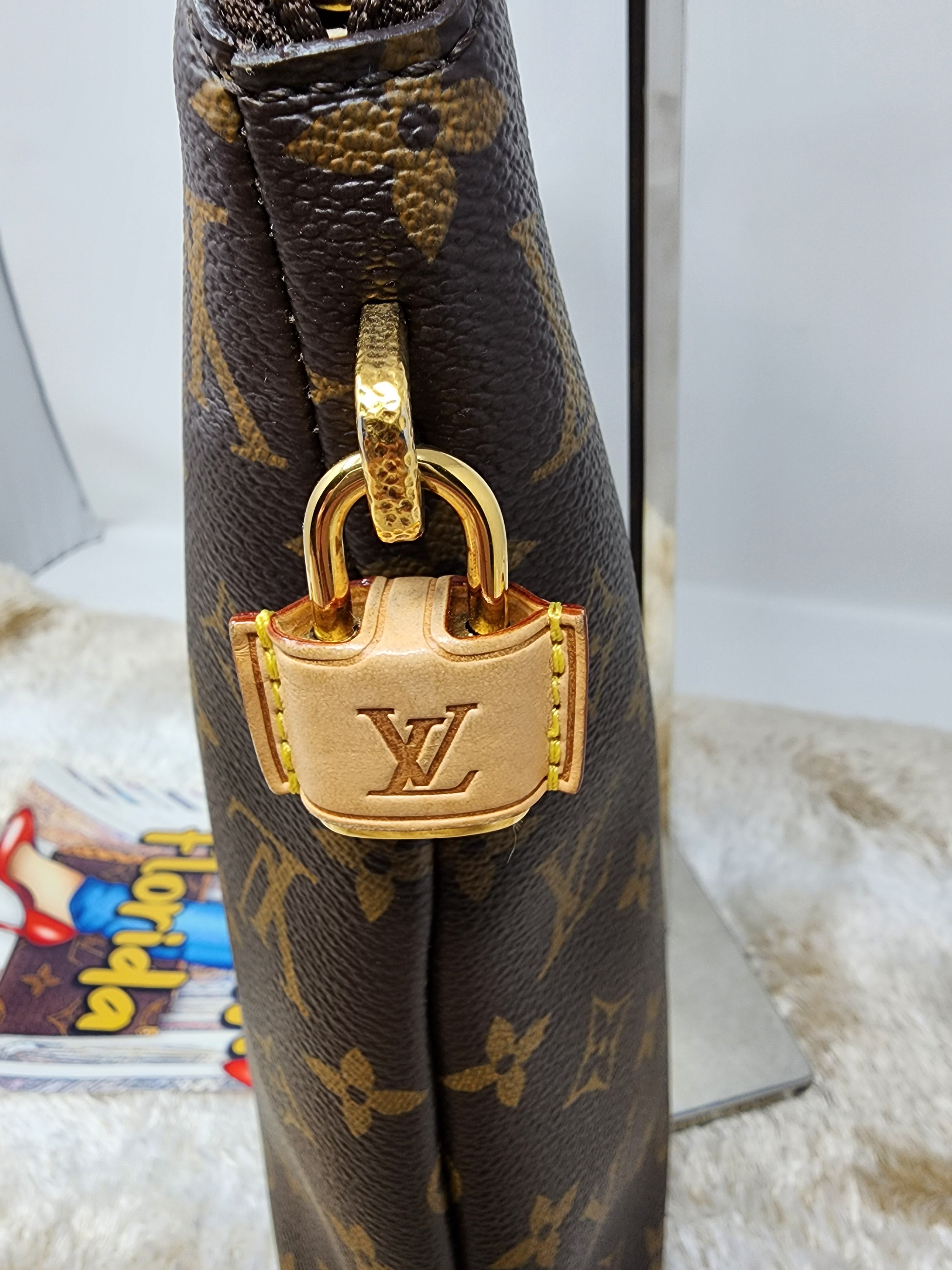 LOUIS VUITTON LOCKIT CHAIN HANDBAG