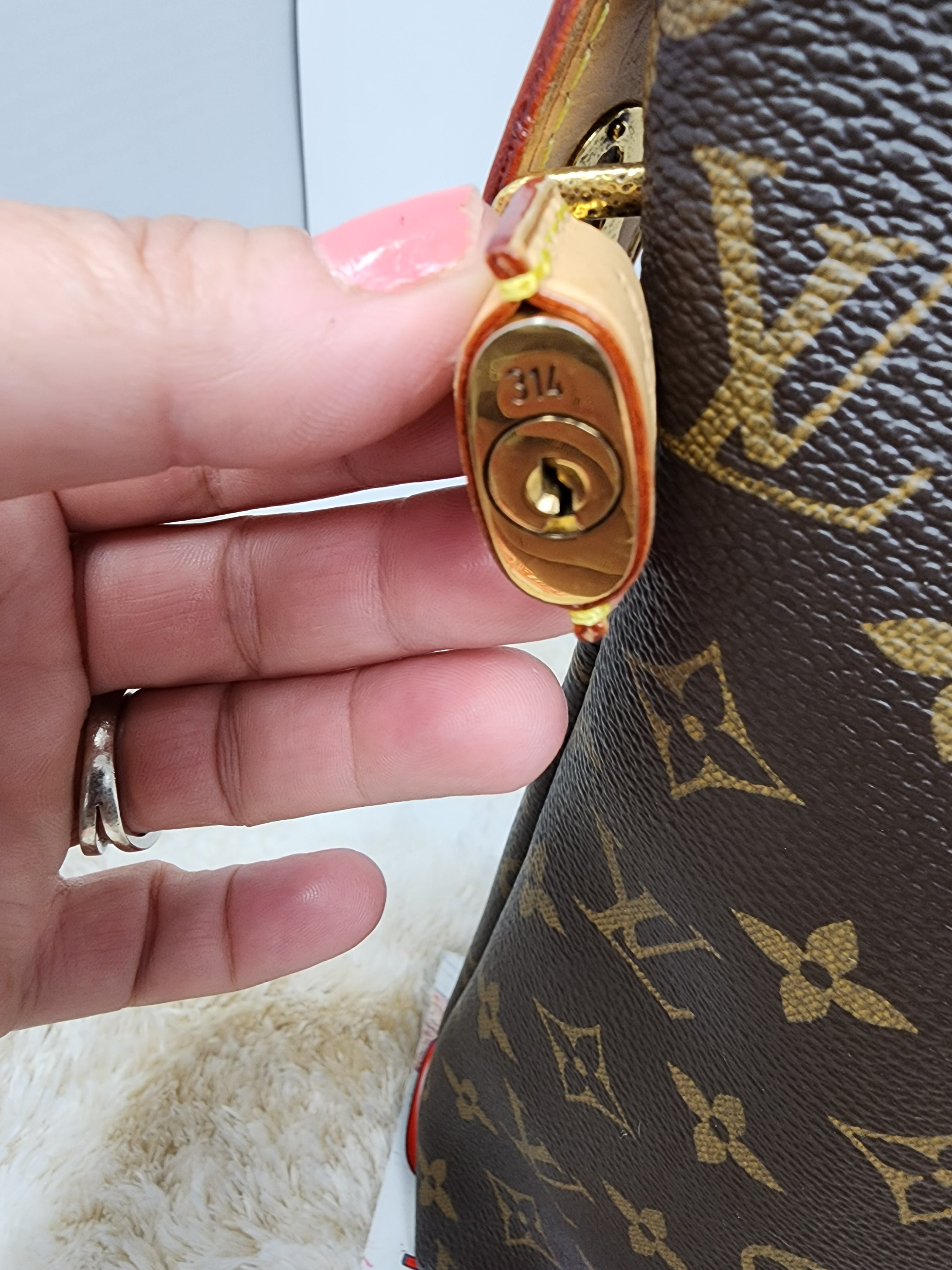 LOUIS VUITTON LOCKIT CHAIN HANDBAG